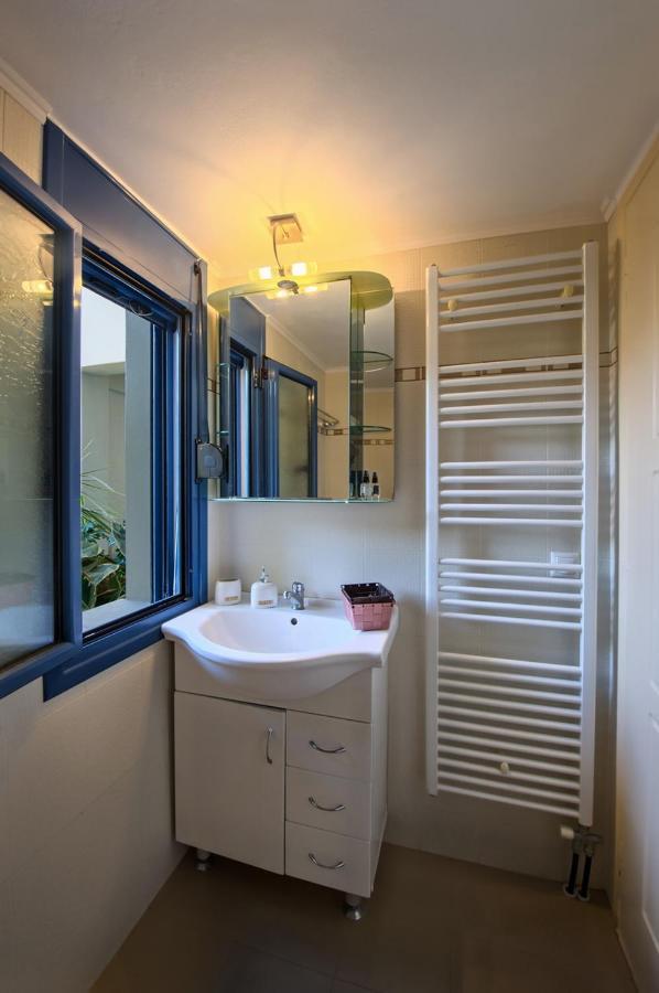 Seasight Living Apartment Plytra Exterior photo